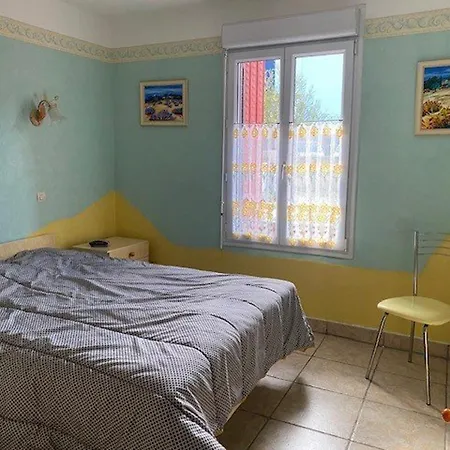 Maison Jardin Clos Avec Bbq, 2 Appts Equipes, Proche Cures Et Commerces - Fr-1-703-175 Holiday home